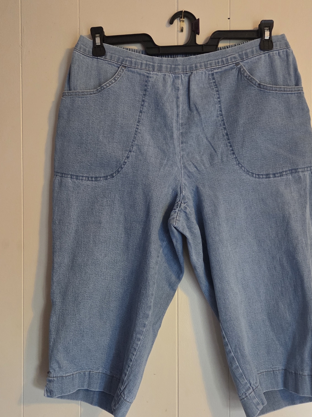Just My Size Light Blue Capri Jeans 1x (16w)